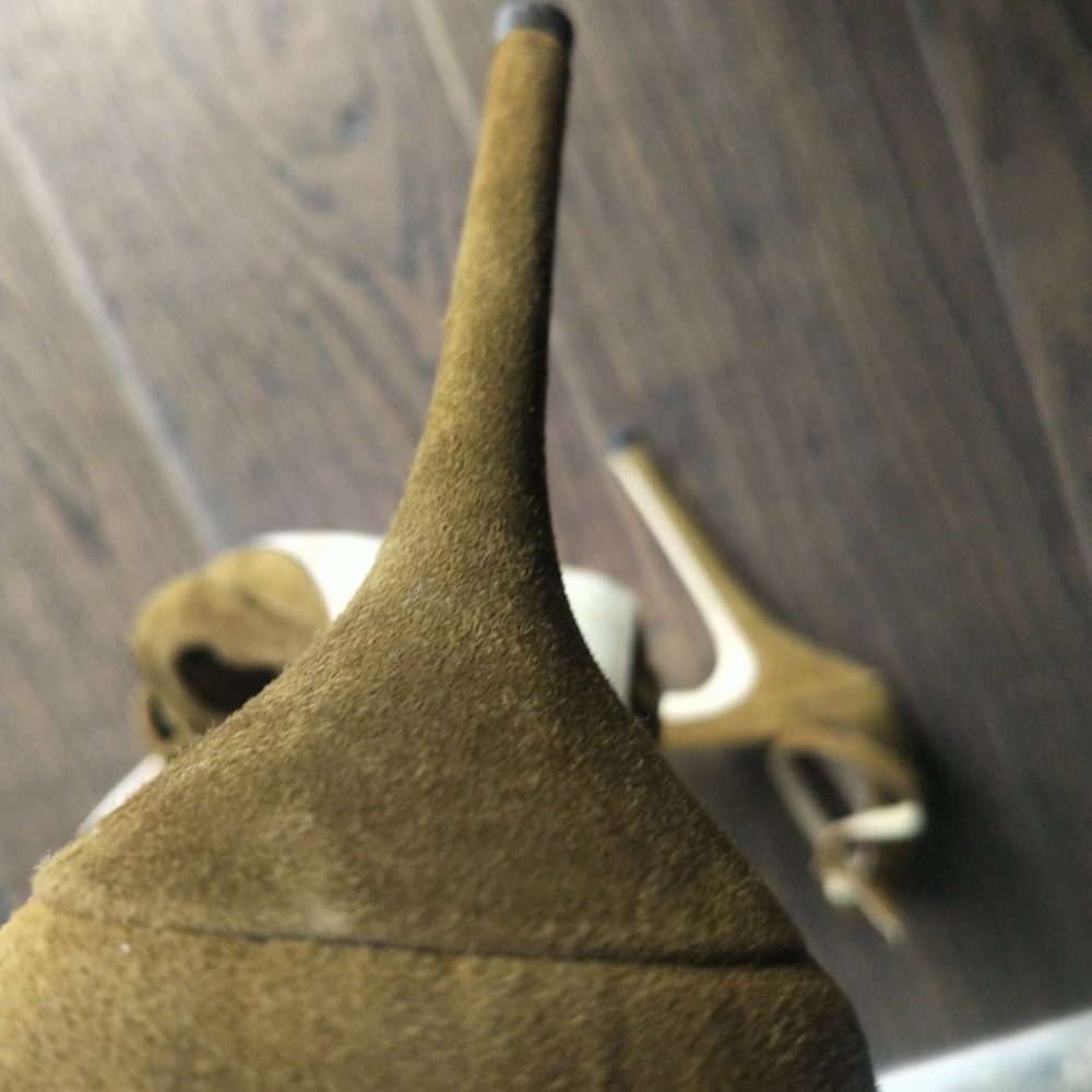 Designer sandals - Picture 2 of 3